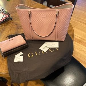 100% Auth Gucci Guccissima Pink Purse and Wallet